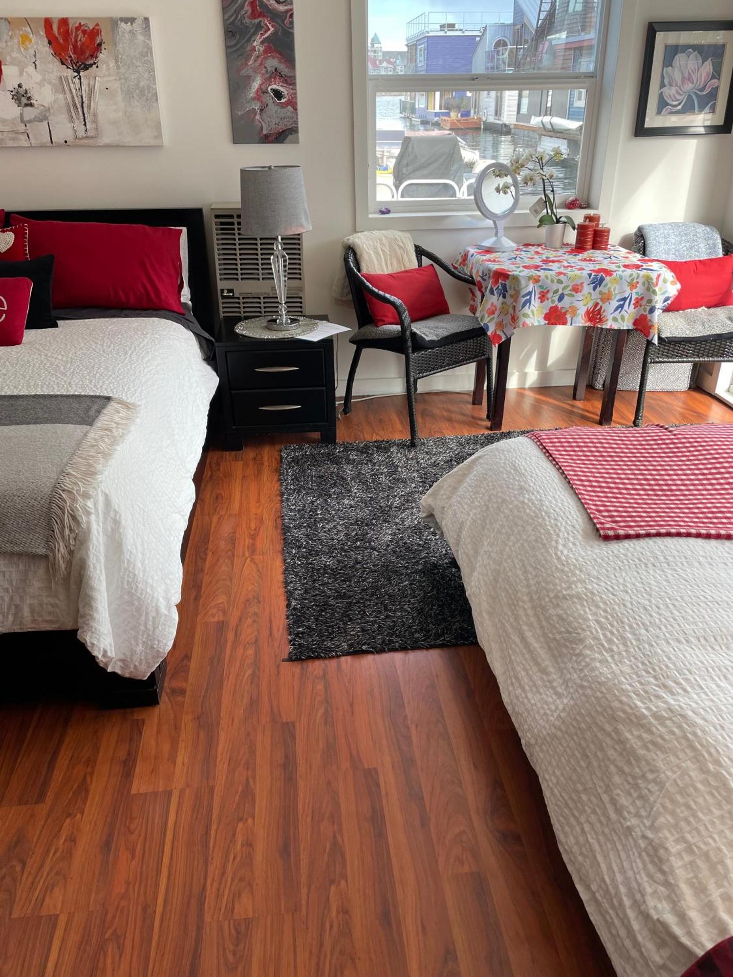 A Float Home B&B In Fisherman'S Wharf Victoria Eksteriør billede