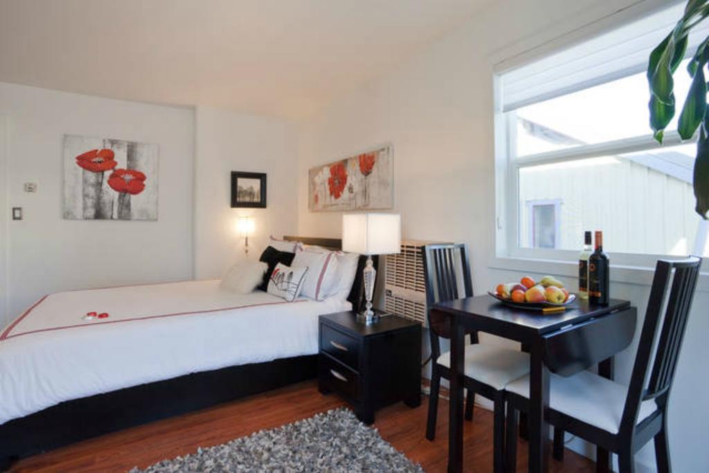 A Float Home B&B In Fisherman'S Wharf Victoria Eksteriør billede