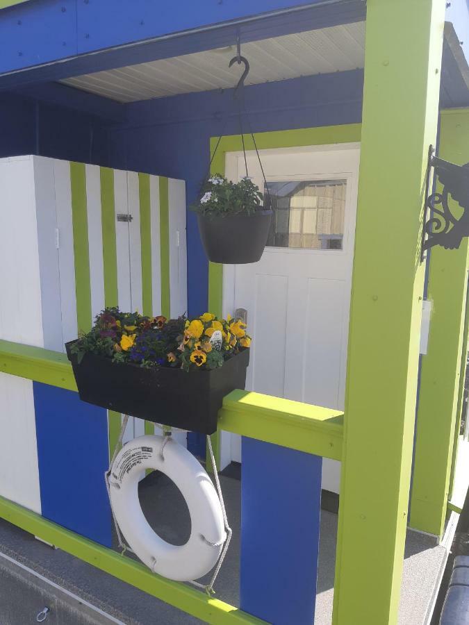 A Float Home B&B In Fisherman'S Wharf Victoria Eksteriør billede