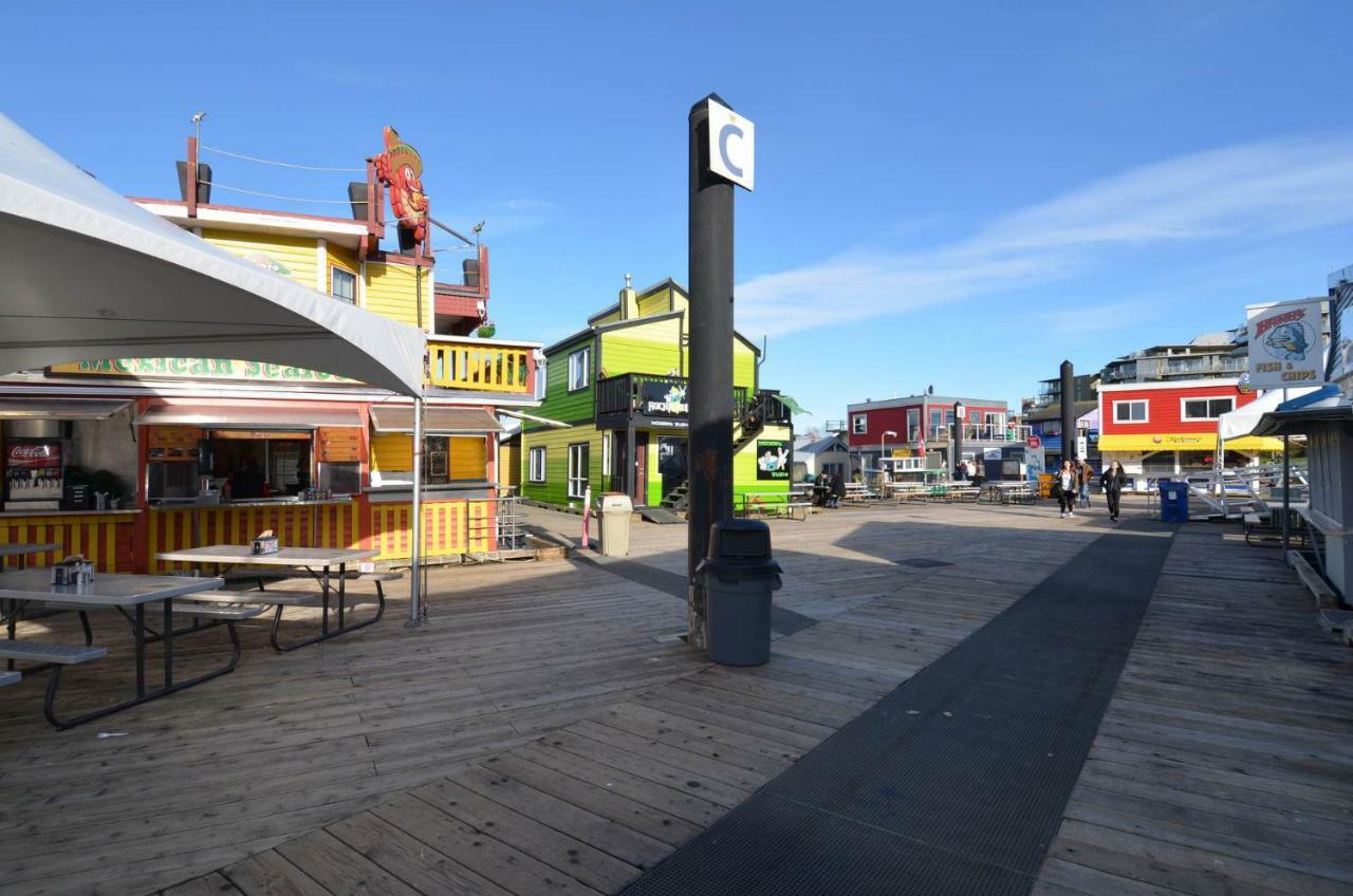 A Float Home B&B In Fisherman'S Wharf Victoria Eksteriør billede