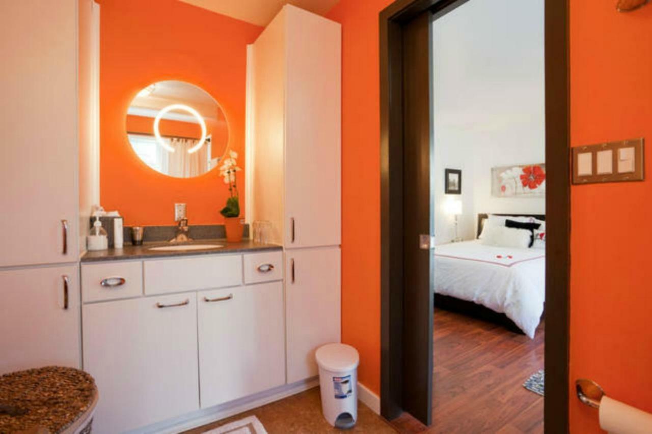 A Float Home B&B In Fisherman'S Wharf Victoria Eksteriør billede